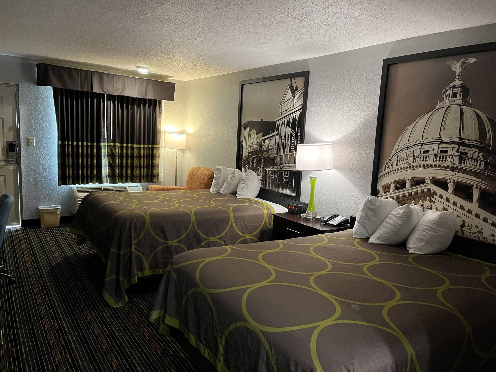 Super 8 by Wyndham Meridian Bagian luar foto