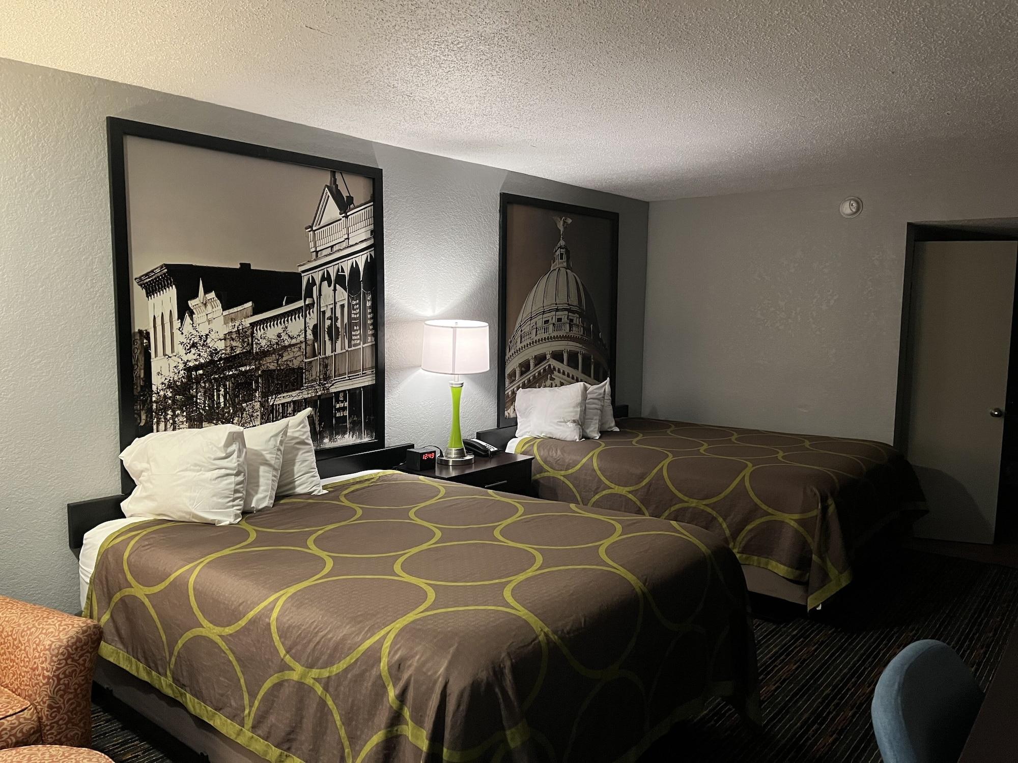Super 8 by Wyndham Meridian Bagian luar foto
