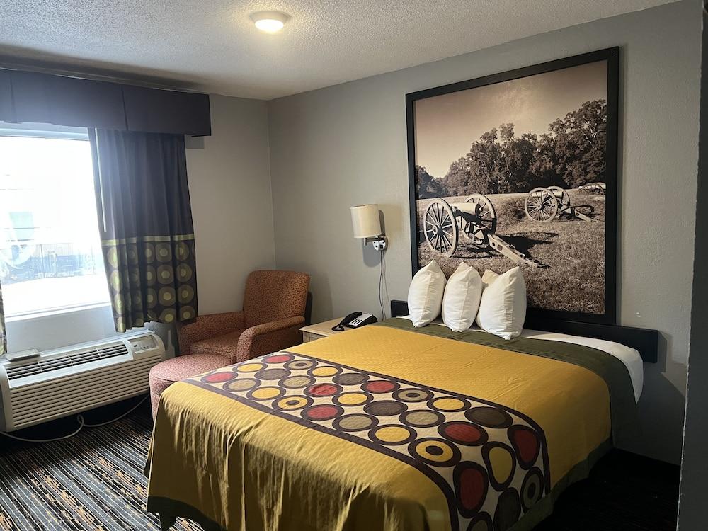 Super 8 by Wyndham Meridian Bagian luar foto