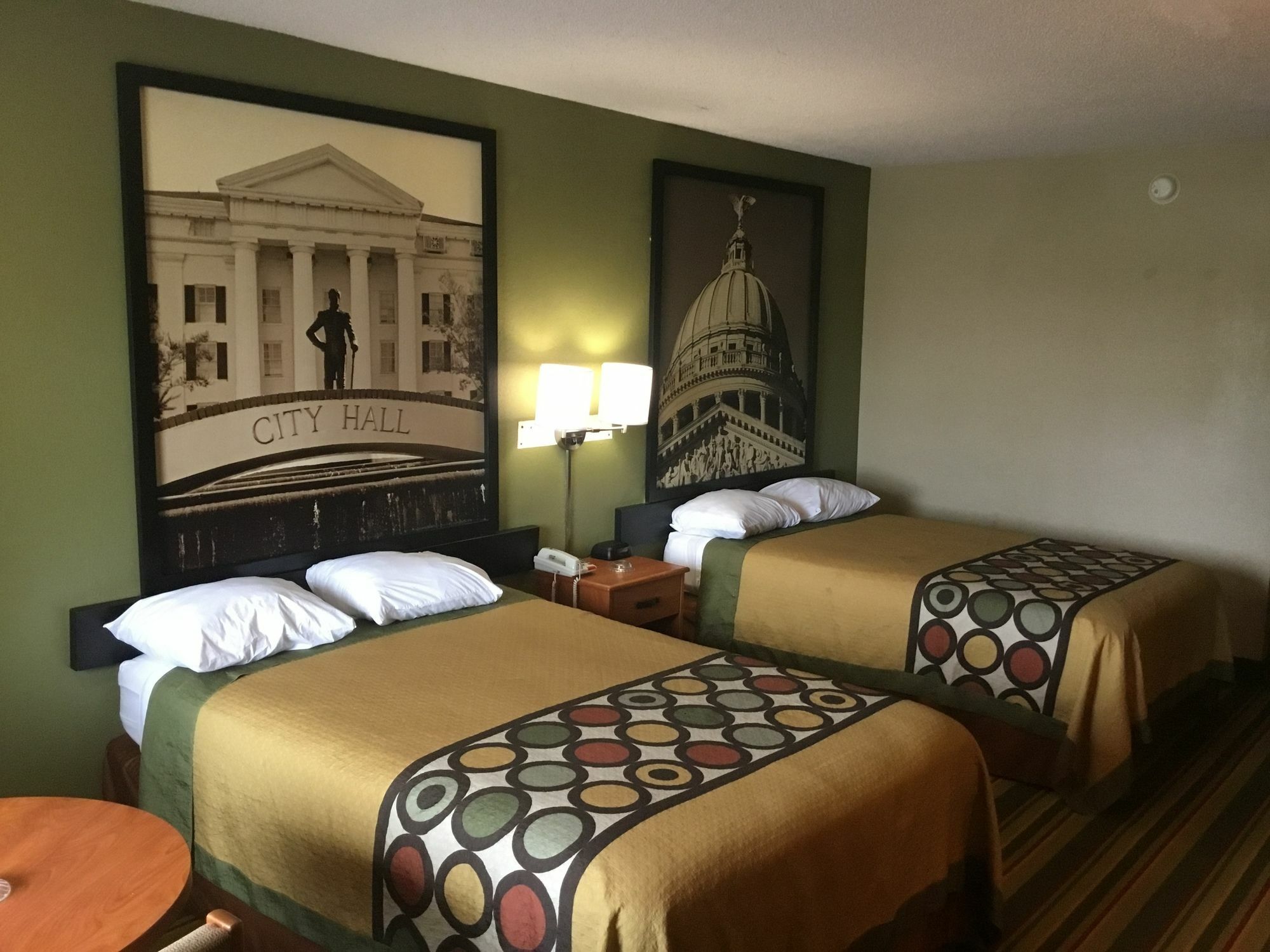 Super 8 by Wyndham Meridian Bagian luar foto